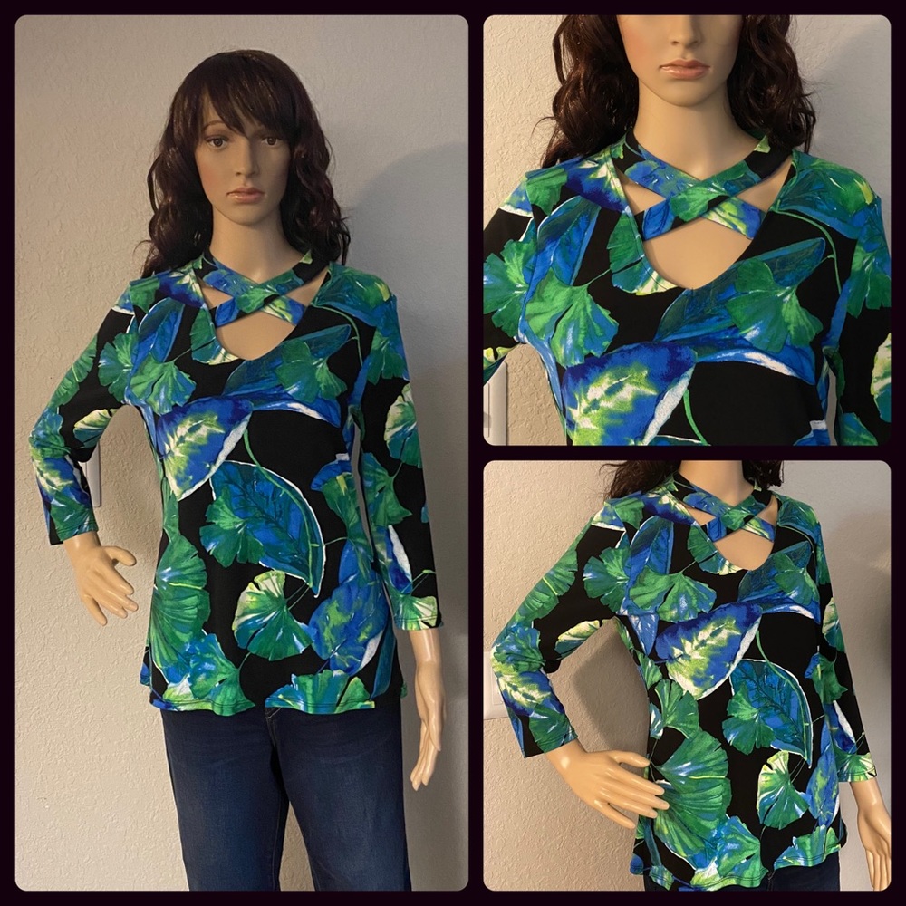 Bold Elements Cut to Curve 3/4 Sleeve Blouse